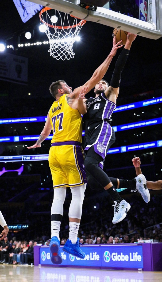 国王力克山东队，东契奇关键制胜