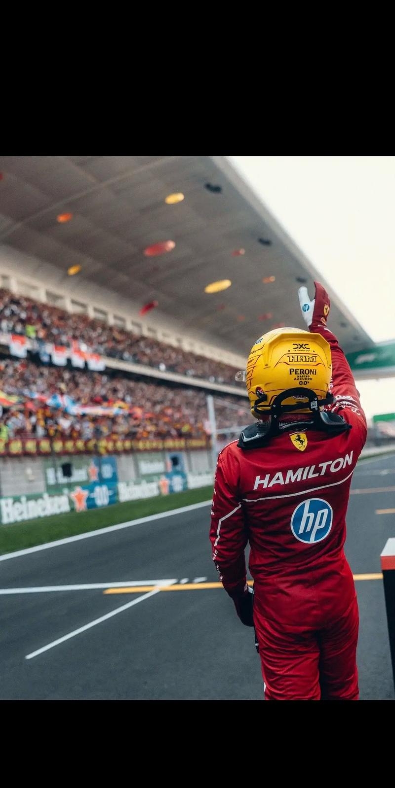 法拉利碾压梅赛德斯，拉塞尔扛起全队