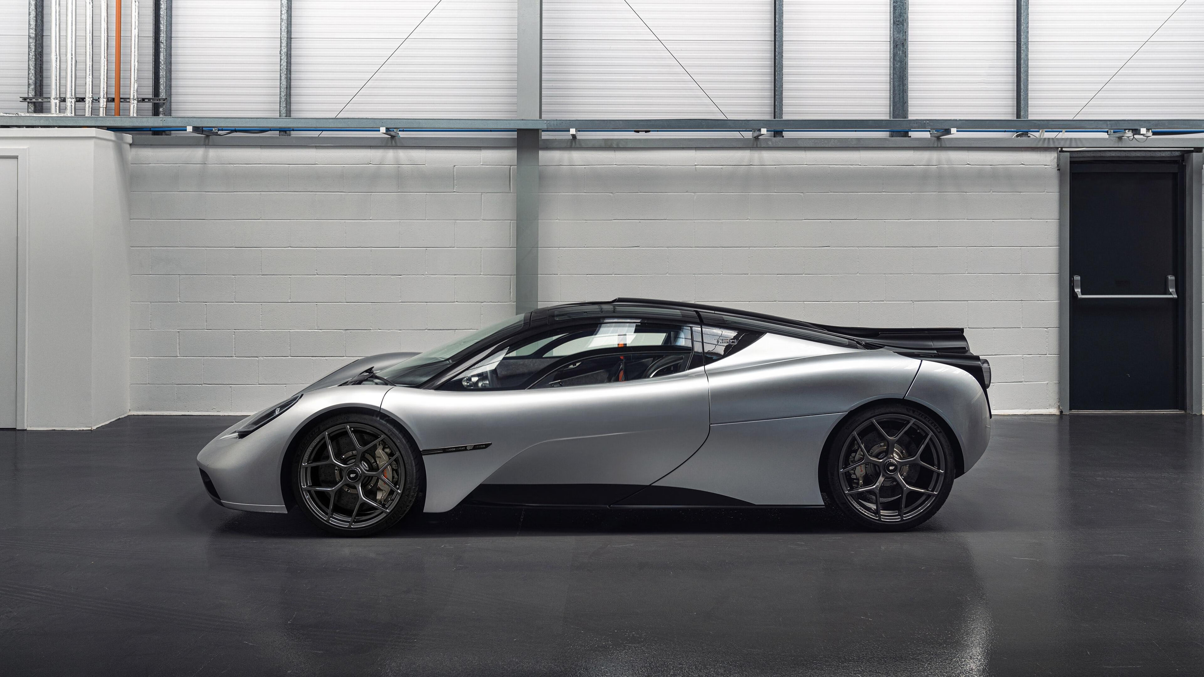 从蒙特利尔到曼彻斯特，稳稳拿下的掌控哲学—当F1的极限计算遇上足球的战术韵律