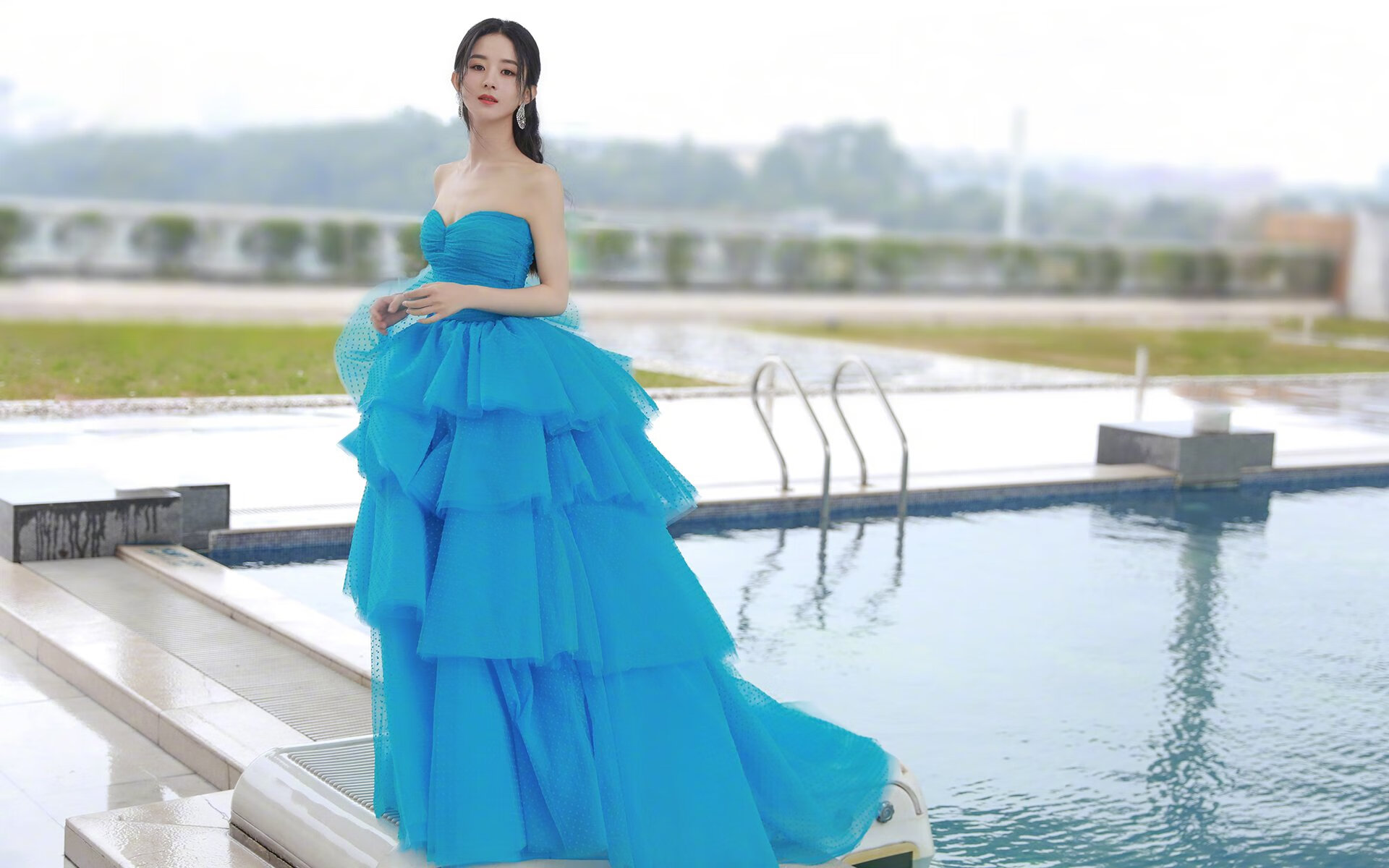 飞驰与奔跑的封神日,当引擎怒吼与绝杀呐喊同步降临